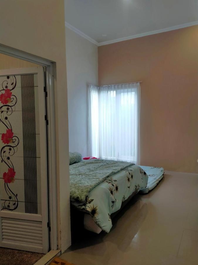Villa Keluarga Pandansari Malang Eksteriør bilde