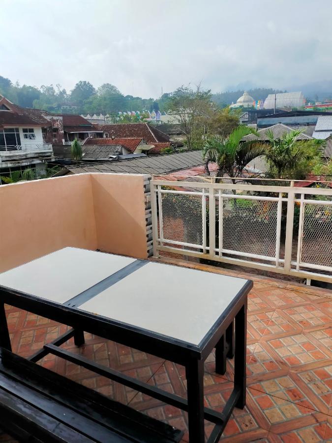 Villa Keluarga Pandansari Malang Eksteriør bilde